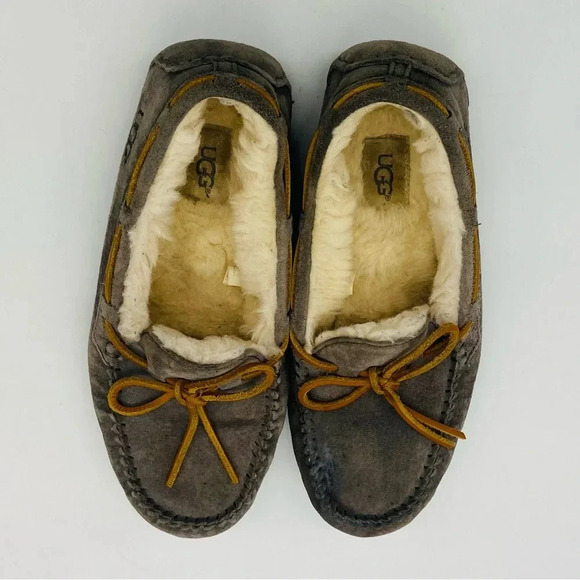 UGG Women’s Grey Moccasin Slippers Gray Size 8 - Picture 2 of 7